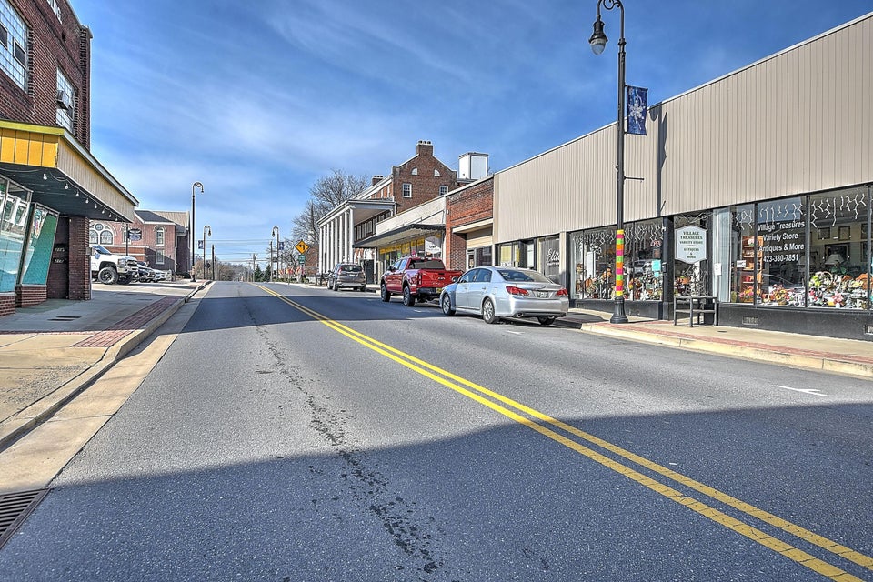 Photo #7: 201 Main Avenue