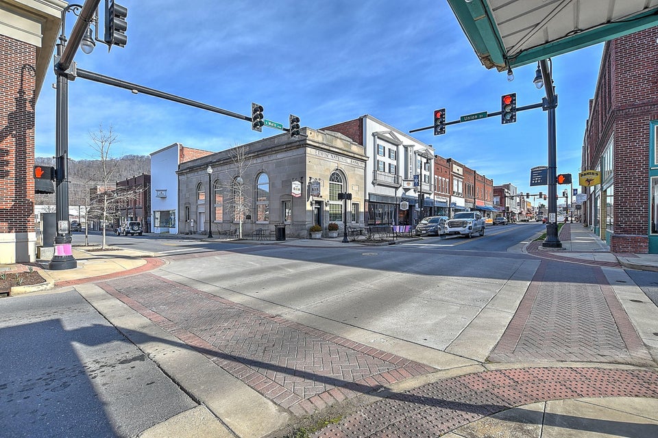 Photo #8: 201 Main Avenue