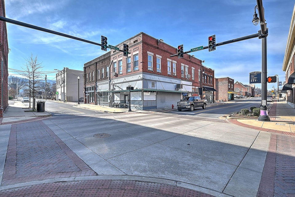 Photo #11: 201 Main Avenue