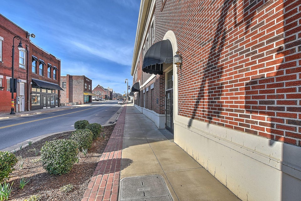 Photo #17: 201 Main Avenue