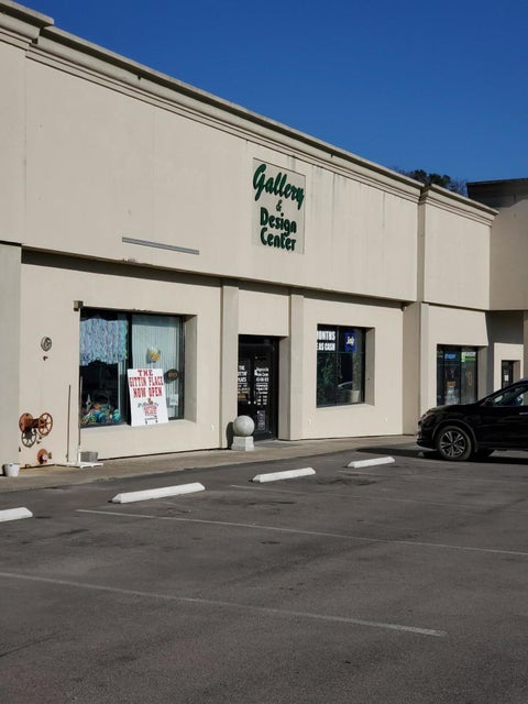 Photo #3: 320 Armstrong Road
