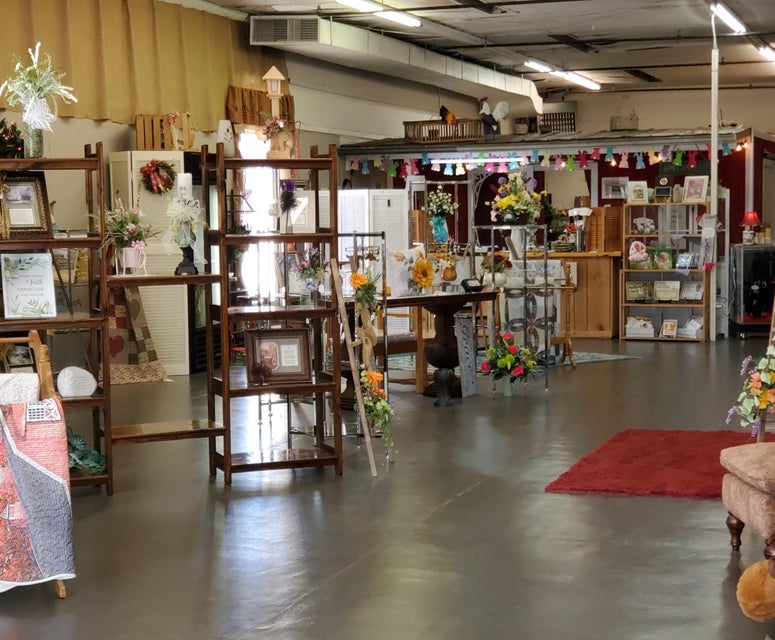 Photo #9: 320 Armstrong Road