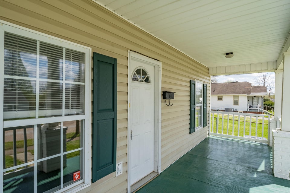 Photo #6: 909 Myrtle Street