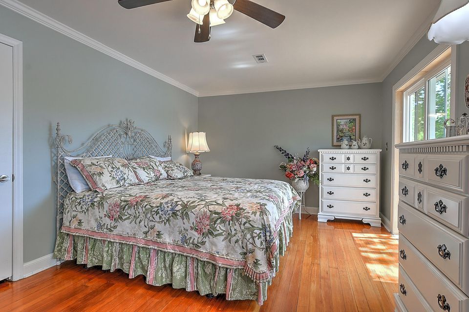 Photo #9: 3733 Hemlock Park Drive