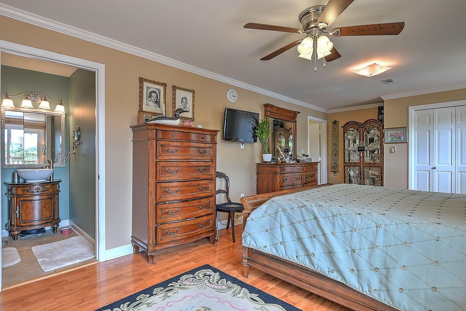 Photo #14: 3733 Hemlock Park Drive