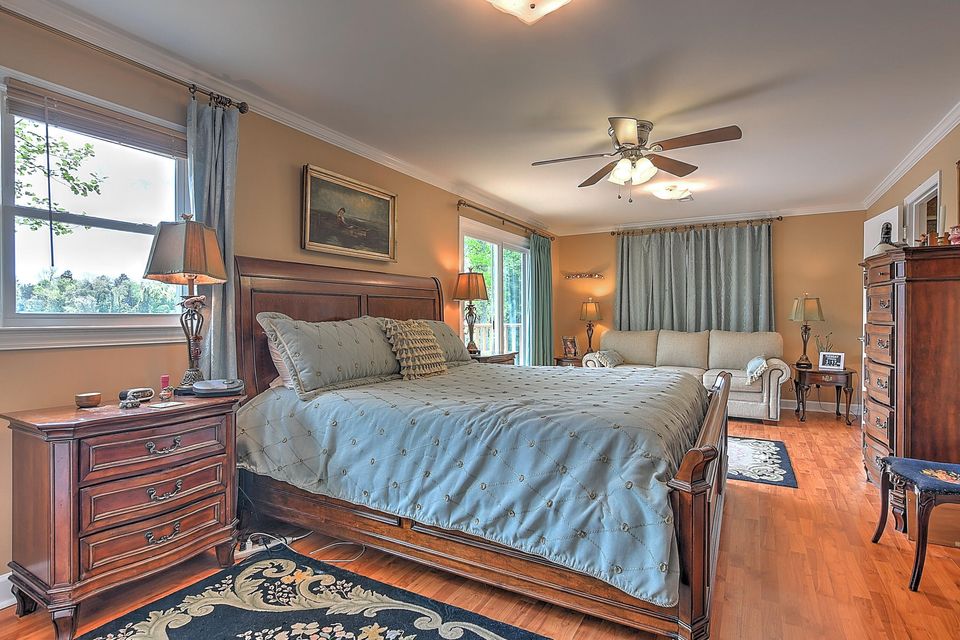 Photo #3: 3733 Hemlock Park Drive