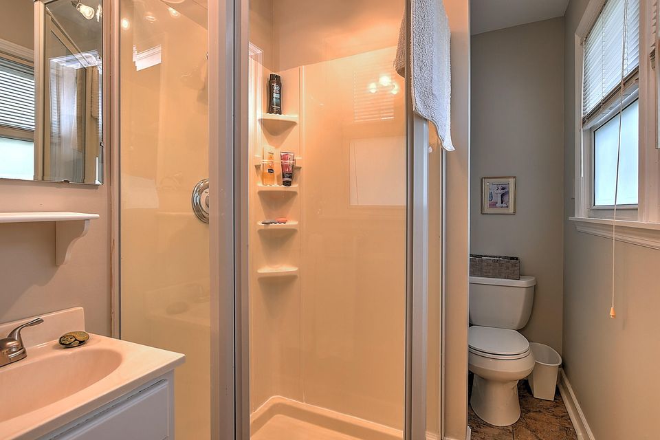 Photo #19: 3733 Hemlock Park Drive