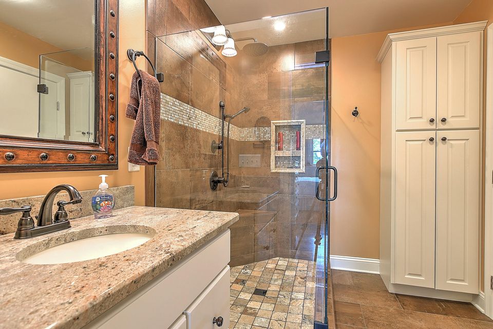 Photo #2: 3733 Hemlock Park Drive
