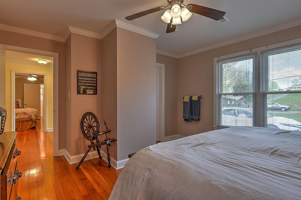 Photo #22: 3733 Hemlock Park Drive