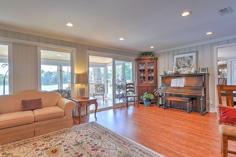 Photo #35: 3733 Hemlock Park Drive