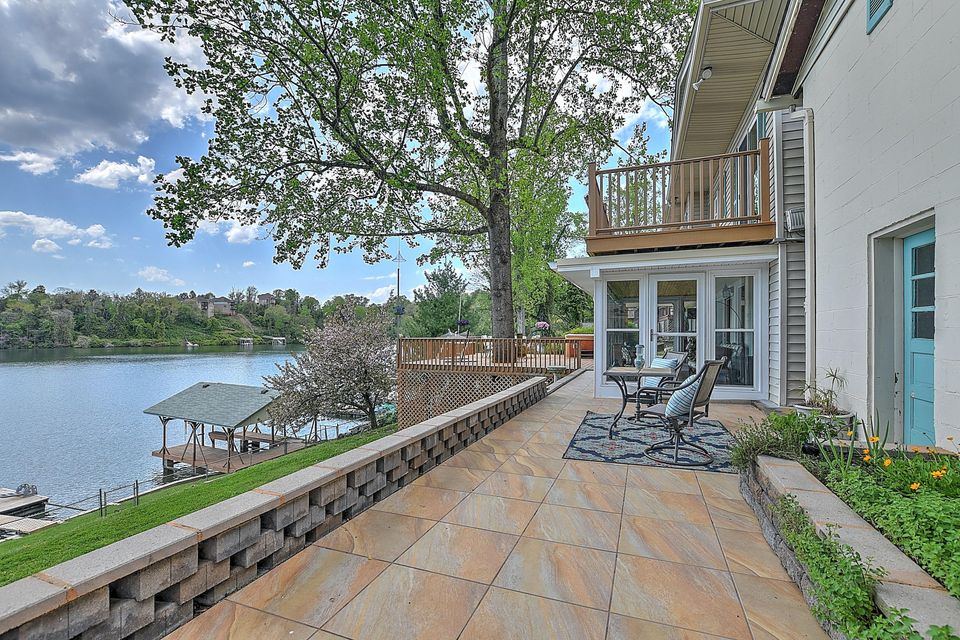 Photo #50: 3733 Hemlock Park Drive