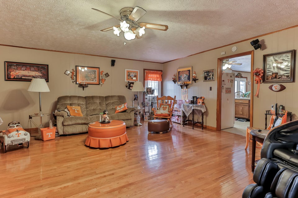 Photo #18: 909 Clearwood Avenue