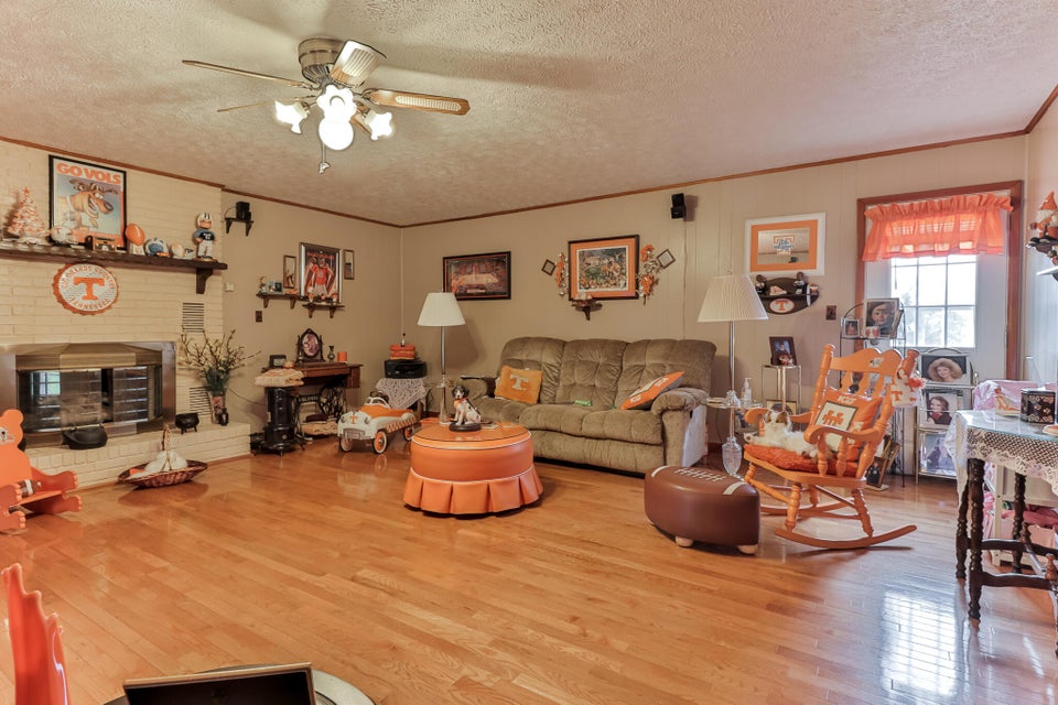Photo #19: 909 Clearwood Avenue