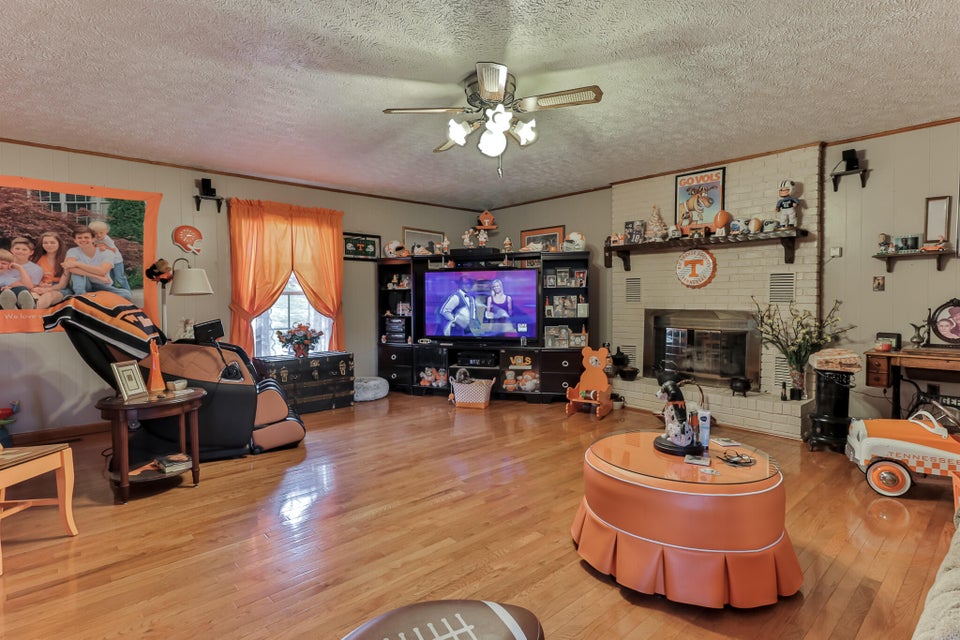 Photo #20: 909 Clearwood Avenue