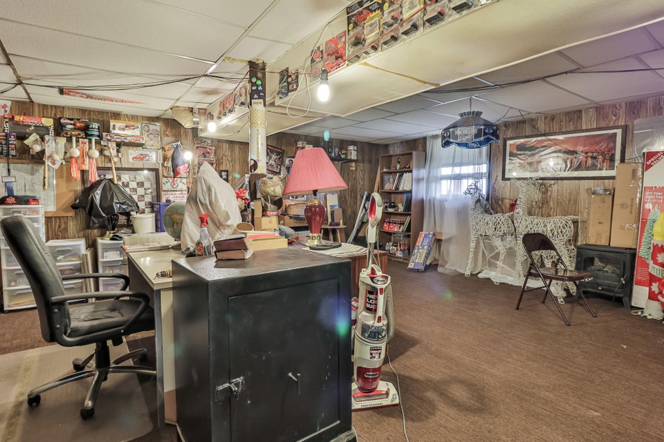 Photo #31: 909 Clearwood Avenue