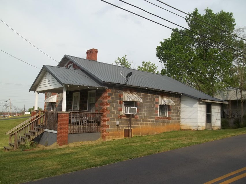 Photo #3: 506 West Main Blvd