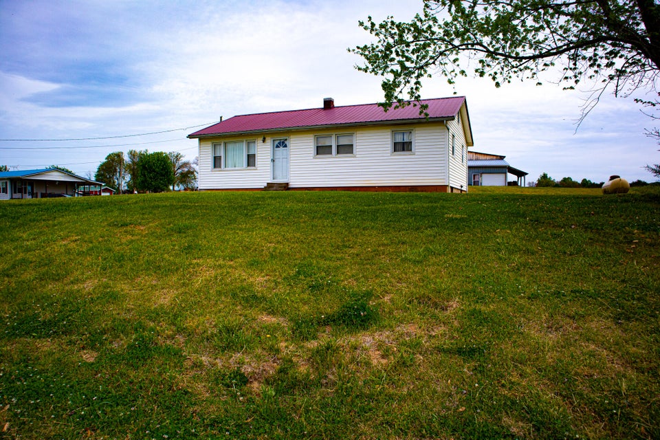 Photo #5: 1008 Old Cemetery Road