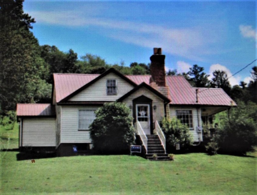 Photo #1: 203 Glade St Street