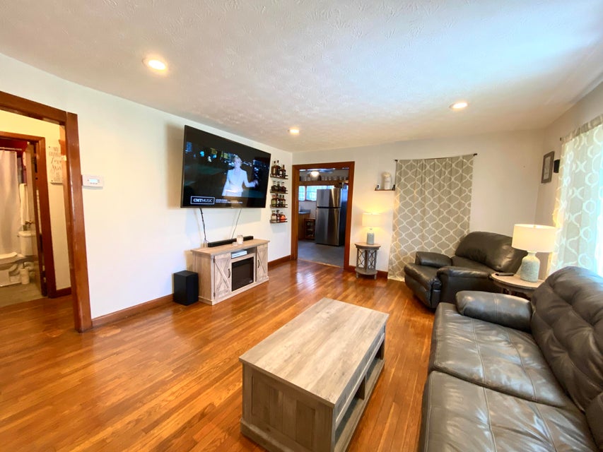 Photo #23: 404 Woodland Terrace