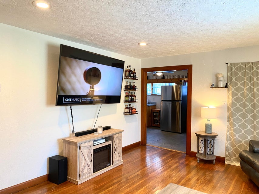 Photo #25: 404 Woodland Terrace