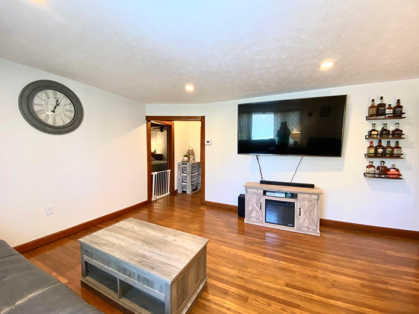 Photo #38: 404 Woodland Terrace