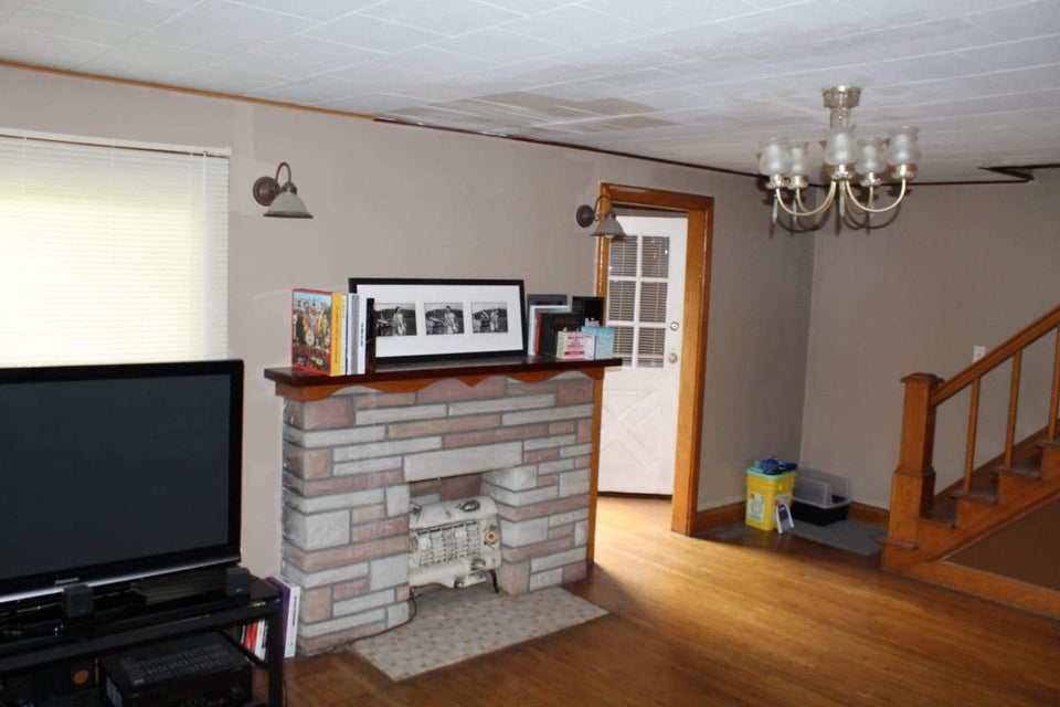 Photo #12: 203 Glade St Street