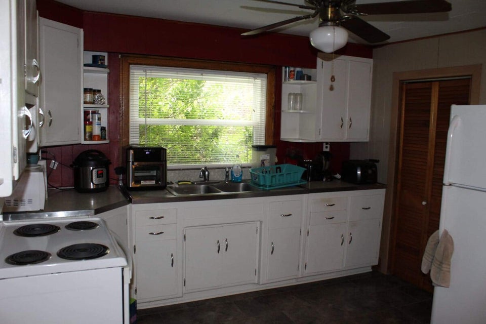 Photo #17: 203 Glade St Street