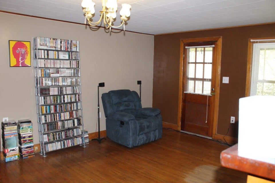 Photo #13: 203 Glade St Street