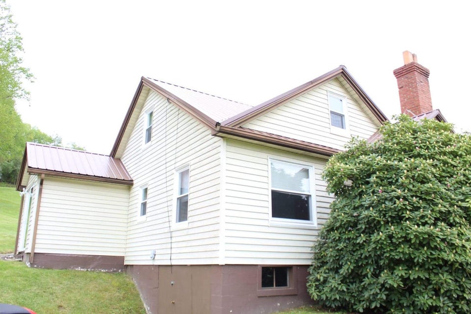 Photo #6: 203 Glade St Street
