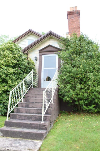 Photo #8: 203 Glade St Street