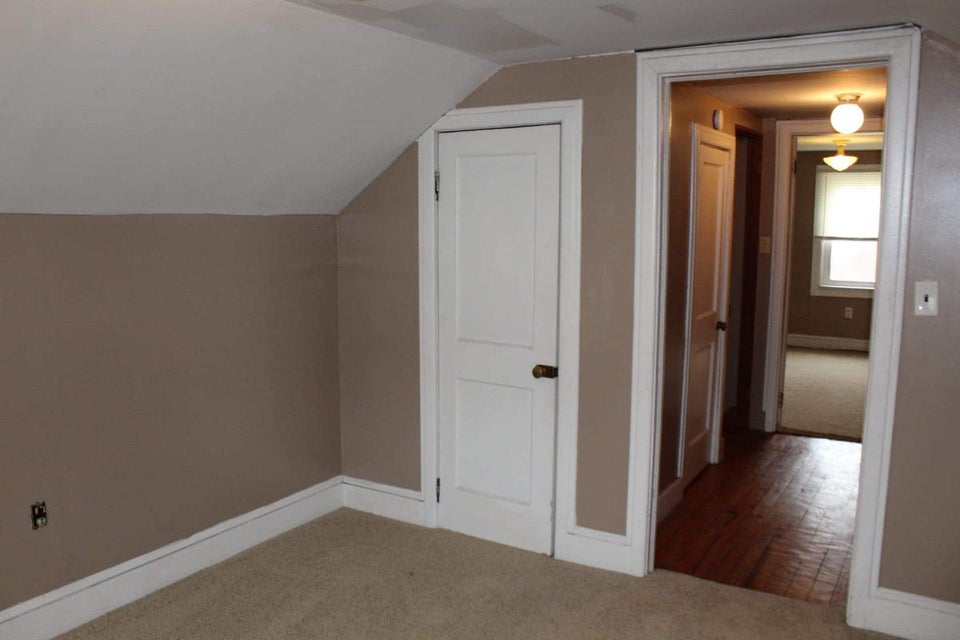 Photo #28: 203 Glade St Street