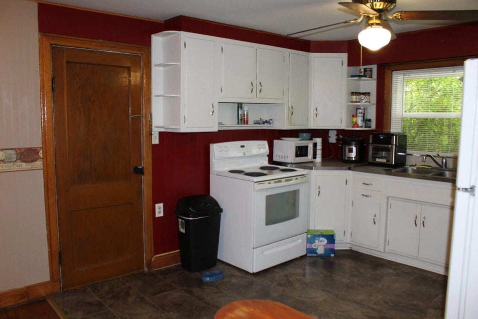 Photo #16: 203 Glade St Street