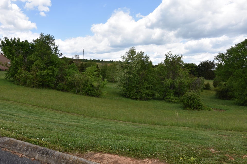 Photo #1: 118 Richmond Avenue