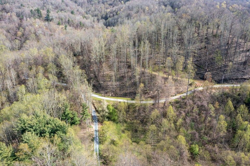 Photo #16: 1 Ridgetop Lane