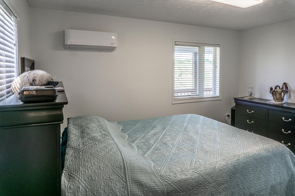 Photo #17: 70 Collins Road
