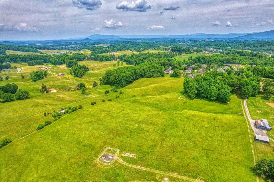 Photo #33: 1120 Old Boones Creek Road