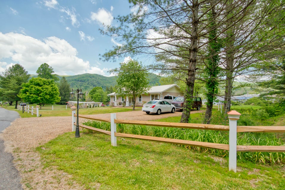 Photo #4: 191 St Highway 143