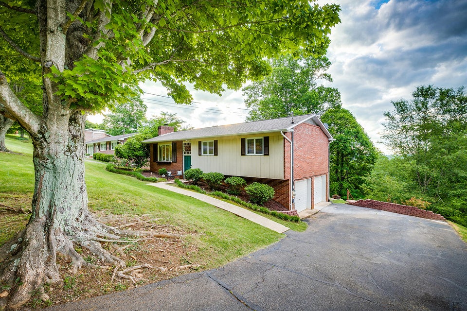 Photo #2: 949 Beechwood Drive