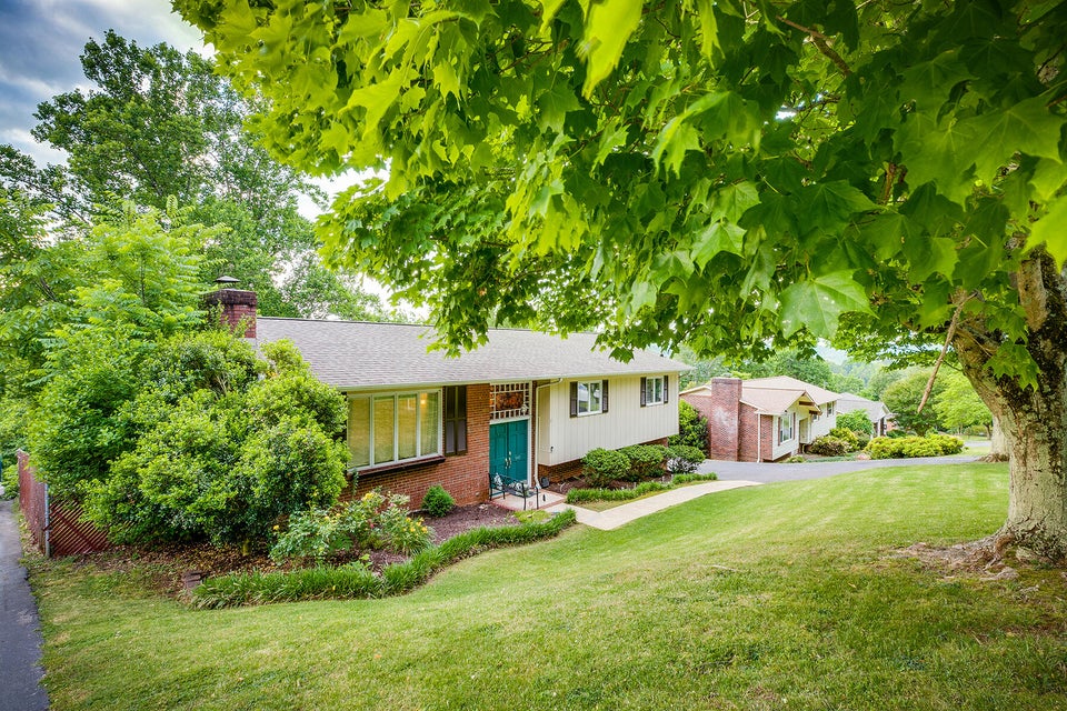 Photo #3: 949 Beechwood Drive