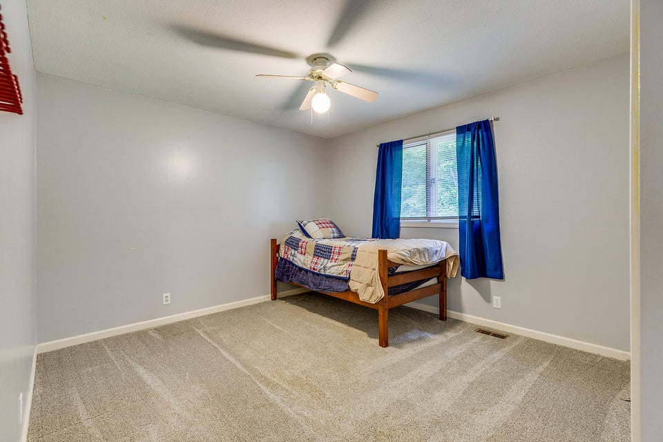 Photo #22: 949 Beechwood Drive