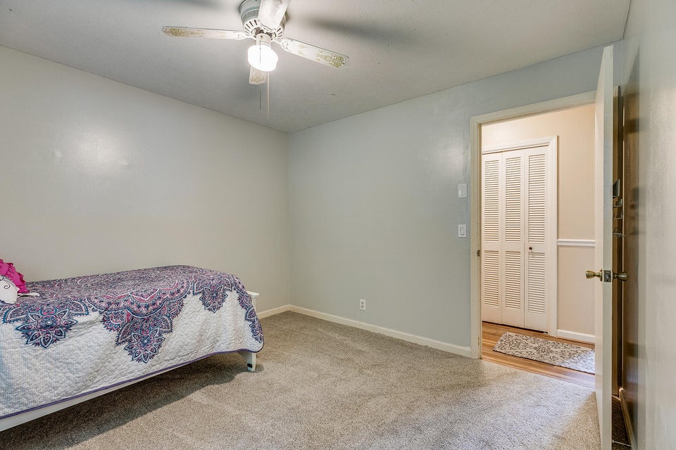 Photo #27: 949 Beechwood Drive