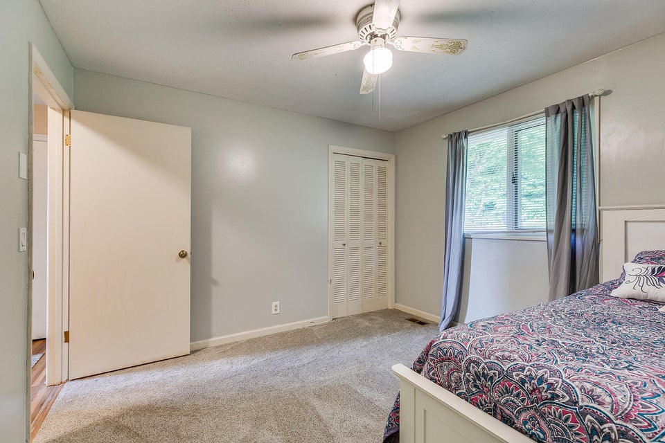 Photo #28: 949 Beechwood Drive