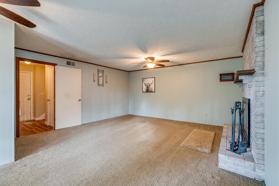 Photo #30: 949 Beechwood Drive