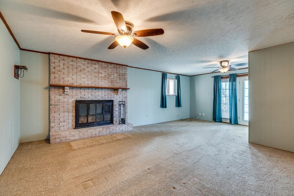 Photo #32: 949 Beechwood Drive