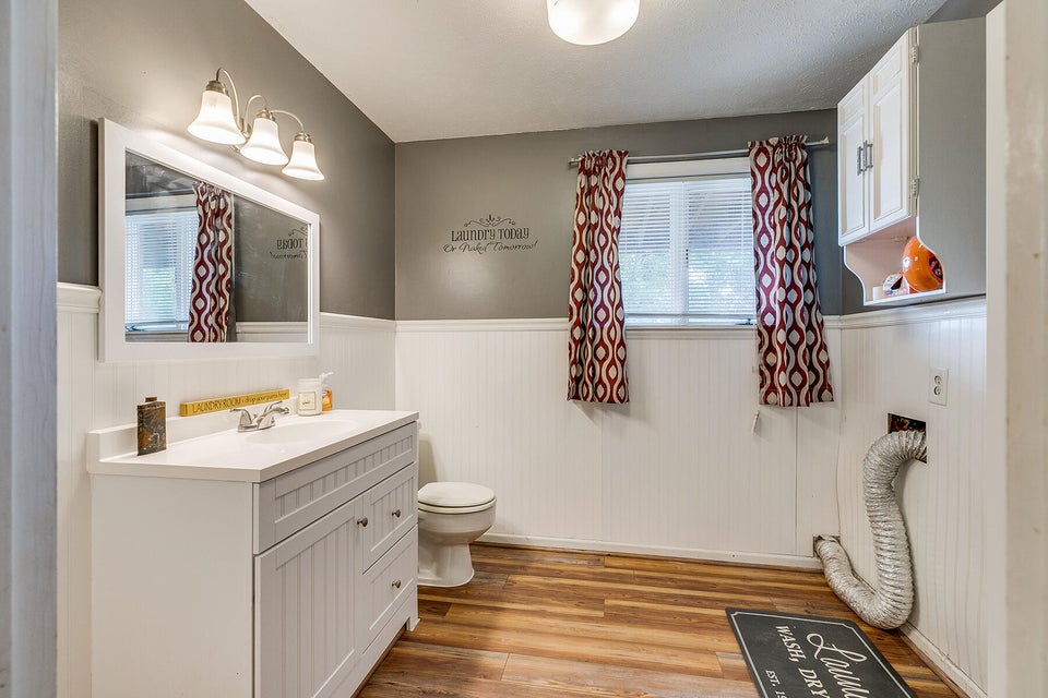 Photo #34: 949 Beechwood Drive