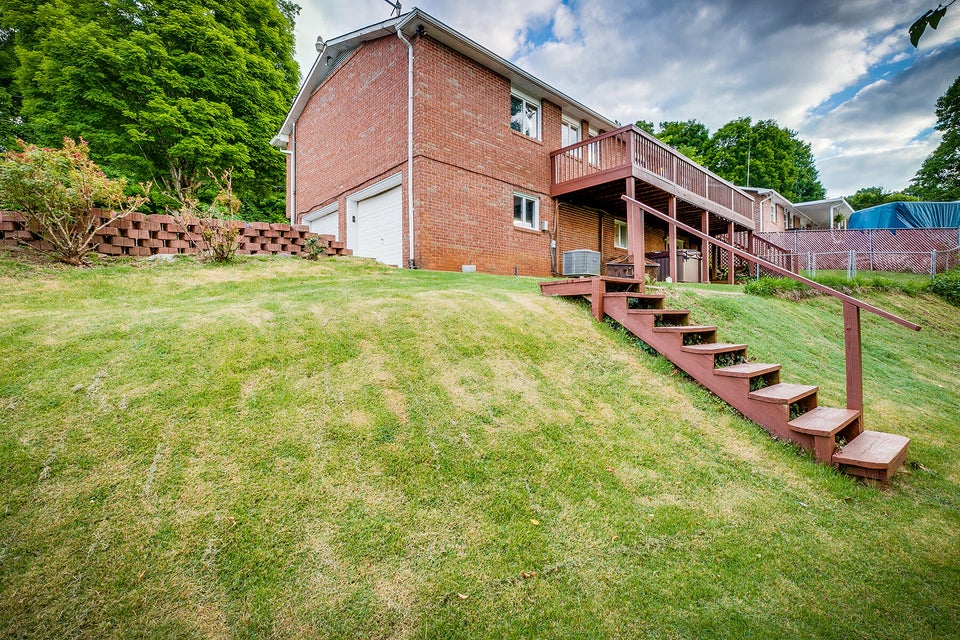 Photo #38: 949 Beechwood Drive