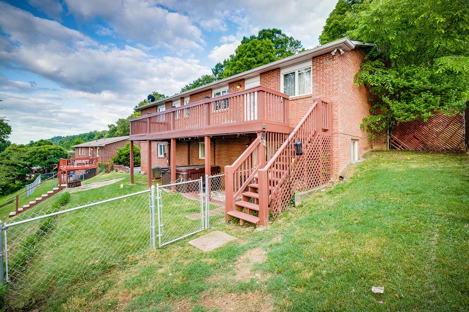 Photo #40: 949 Beechwood Drive