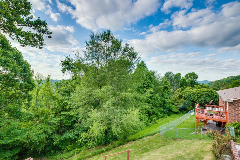 Photo #45: 949 Beechwood Drive