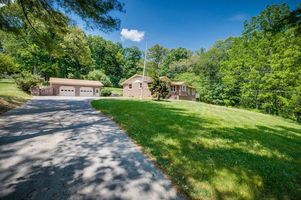 Photo #2: 524 Cherokee Drive