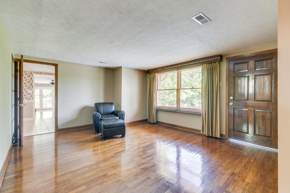 Photo #7: 524 Cherokee Drive